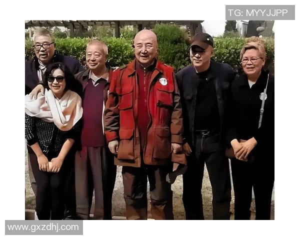 李连杰与足球明星同框合影展现运动精神与友谊的完美结合